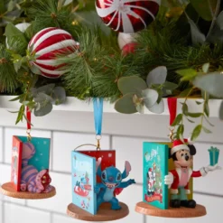 Mickey Mouse Festive Book Ornament -Toys Store 437107318590 4