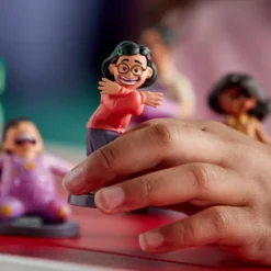 Disney Store Turning Red Deluxe Figurine Playset -Toys Store 460062469656 2